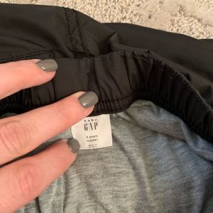 GAP Bottoms - GAP BOYS JOGGER PANTS SIZE 4 GAP Bottoms - GAP BOYS JOGGER PANTS SIZE 4